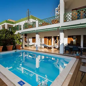 In Elite Residential Area Of District de Faro